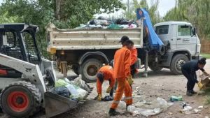 Crisis en la recolección de residuos en Plottier: solo hay dos camiones en funcionamiento