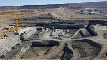 El gobierno de Santa Cruz implementó medidas como la conciliación obligatoria y convocó a una audiencia entre la UTE y el Ministerio de Trabajo para buscar soluciones. 