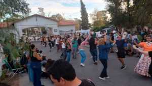 Masivo festival cultural rodeó el acampe por la salud pública en el hospital de Roca