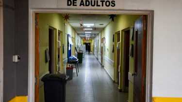 Un joven de 26 años se encuentra en estado "crítico" en el área de terapia intensiva del hospital Francisco López Lima de Roca. Foto archivo: Juan Thomes.