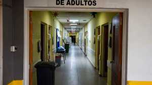 Joven de Bariloche está internado desde anoche y en estado «crítico» en el hospital de Roca
