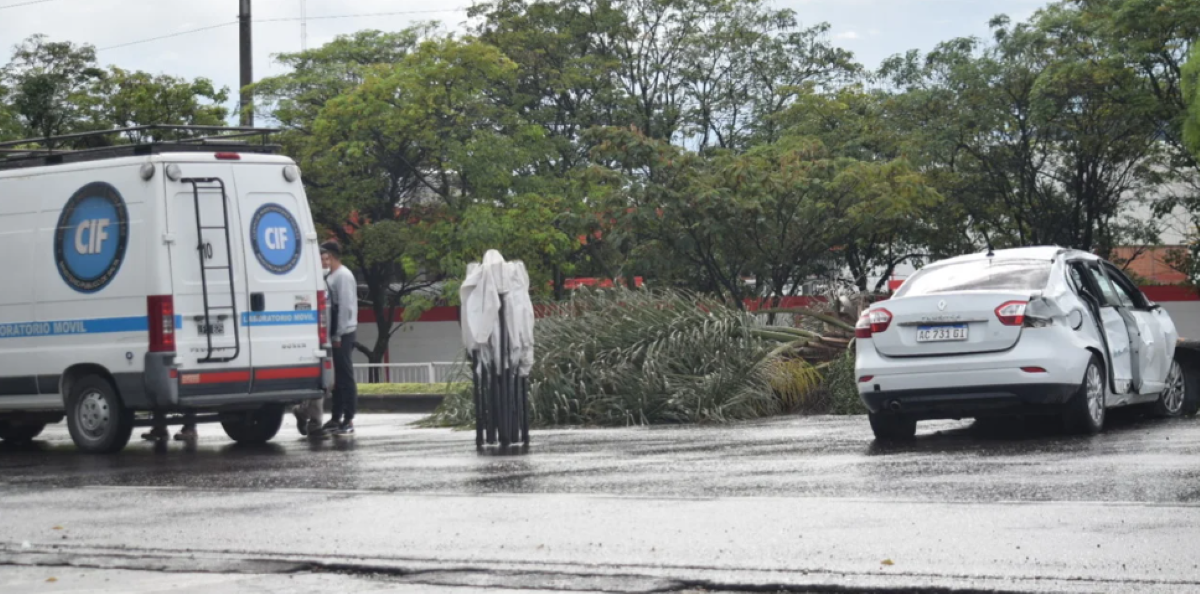 Tres personas murieron luego de ser embestidas por un auto a gran velocidad, en Salta. Foto: Gentileza El Tribuno. 
