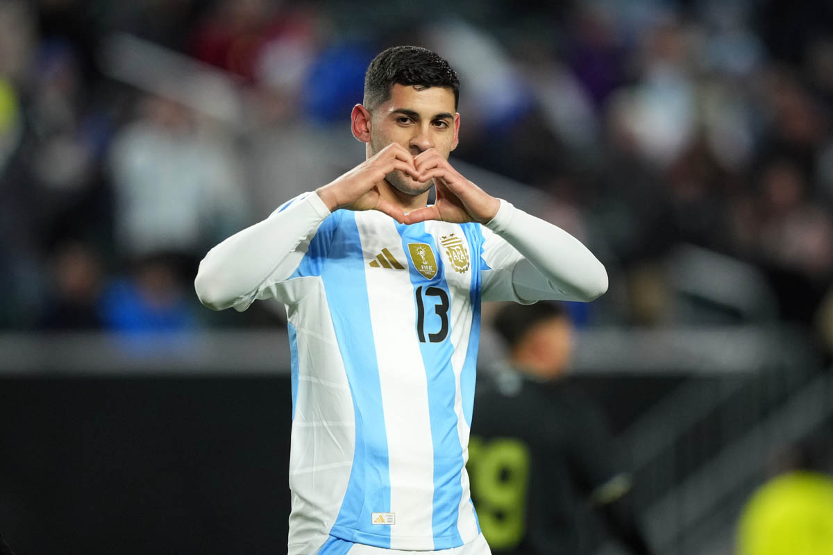 Cristian Romero anotó el primer tanto de cabeza en la goleada de Argentina contra El Salvador. (AP Photo/Matt Slocum)