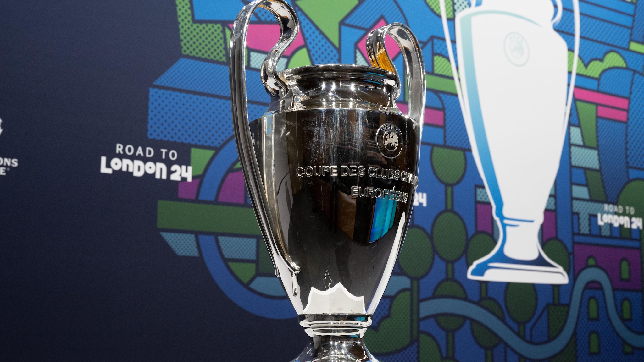 La Champions League disputará las series de cuartos de final en abril.