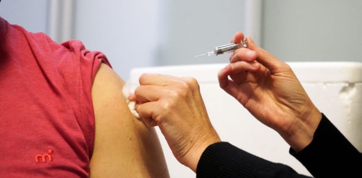 Para la población objetivo, la vacuna antigripal es gratuita y no requiere de orden médica. Foto: Neuquén informa. 