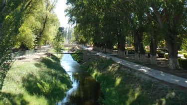 Un arroyo cargado de magia atraviesa Valcheta