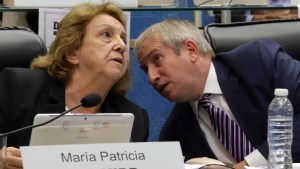 “Los políticos de siempre no terminan de entender”: piden dar de baja los vehículos de la Legislatura