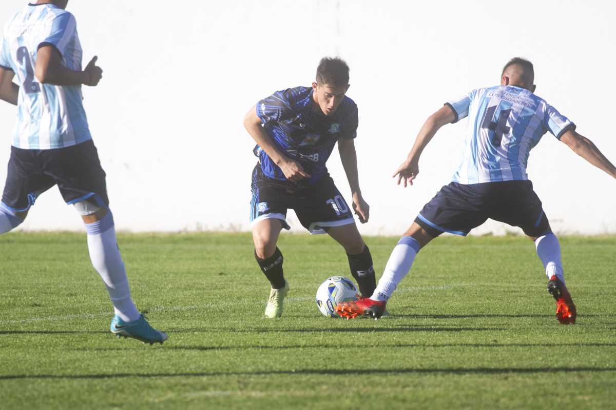 Rincón perdió en su debut 1 a 0 con Sol de Mayo en Viedma. (Foto: Pablo Leguizamón)