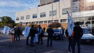 En Viedma «repudian»el despido de ocho trabajadores en Vialidad Nacional