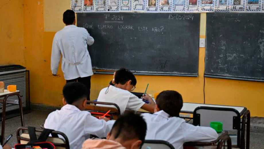 Dos proyectos de ley buscan generar prioridad a los docentes que se forman y residen en Río Negro. Foto: Archivo/Marcelo Ochoa