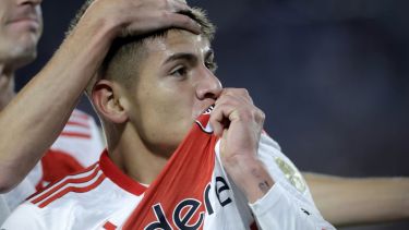 El Diablito Echeverri se ganó la titularidad y en la primera que tuvo, facturó.