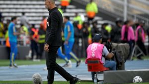 Polémica superclásica: ¿qué se dijeron Demichelis y Falcón Pérez sobre la jugada del gol anulado?