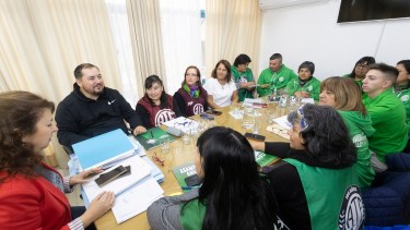El secretario general de ATE en Río NEgro, Rodrigo Vicente encabezó la reunión junto a la ministra de Salud, Ana Senesi. Foto: Pablo Leguizamón.