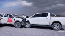 Imagen de Fuerte choque frontal entre dos camionetas cerca de Buta Ranquil