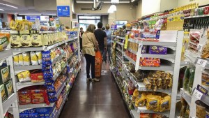Inflación: el Gobierno busca que sea de un dígito en abril, qué dicen las consultoras