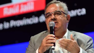 El gobernador de Catamarca se contagió de dengue: «Estoy con seguimiento médico»