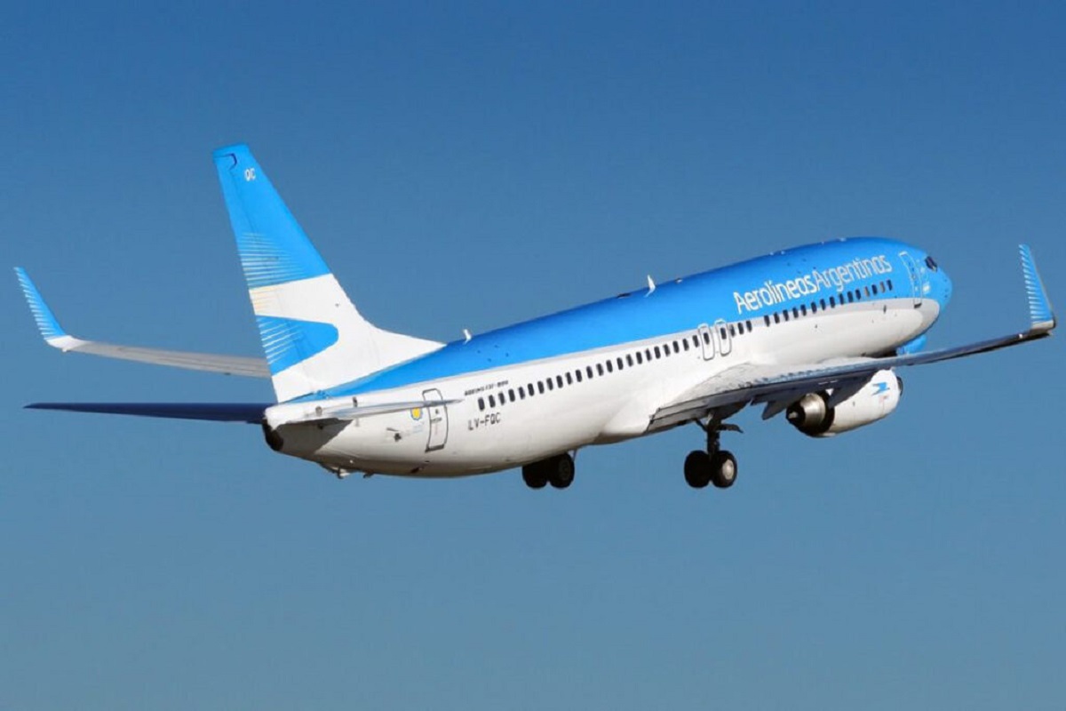 Ley Bases: Aerolíneas Argentinas rechazó las amenazas de los gremios contra los senadores.
