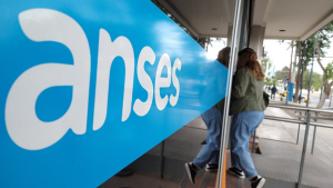 Anses: por qué el pago de jubilaciones y pensiones en abril 2024 se dividirá en dos tramos