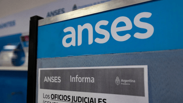 Jubilados y pensionados: cómo sigue el cronograma de pago de Anses en abril 2024. 
