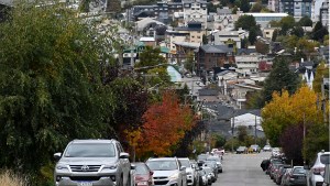 Zonificación, exenciones, inmobiliaria municipal: las opciones para atacar el drama de alquilar en Bariloche