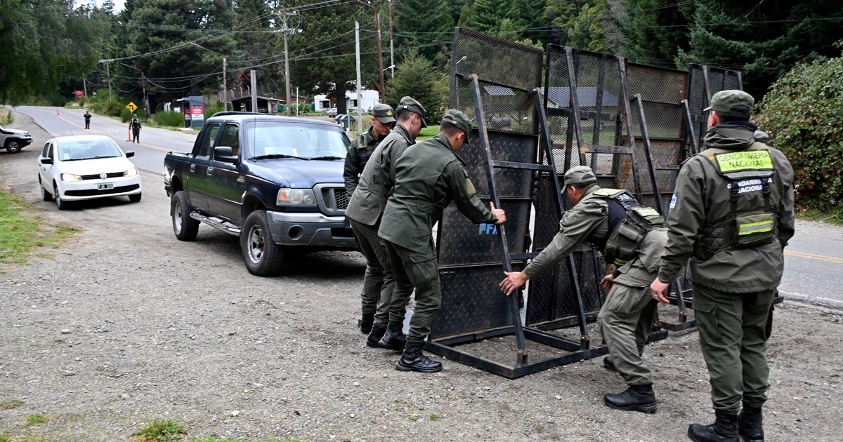 Fuerzas federales custodian el Llao Llao y la lluvia precede el viaje de Milei a Bariloche thumbnail