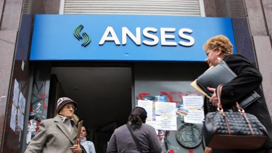 Las pensiones y jubilaciones se gestionan en las oficinas de ANSES.-