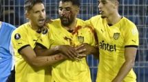 Imagen de Escándalo en Rosario: un jugador de Peñarol terminó herido y Central se expone a una dura sanción