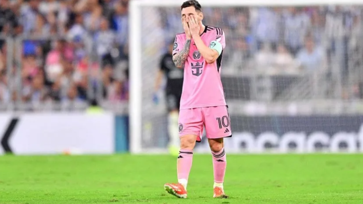 El crack argentino no tuvo una buena noche y su equipo le dijo adiós a la copa continental.