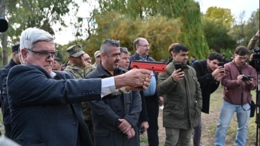 ¿Neuquén compra armas «no letales» para la Policía?