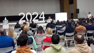 Catriel pretende manejar dos áreas petroleras y exige participación en la renegociación de contratos