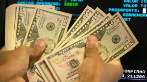 Nubarrones en el frente financiero del Gobierno de Milei, con el Real en la mira por su devaluación