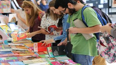 Libros 2024: menos ventas, tiradas más chicas y más caros