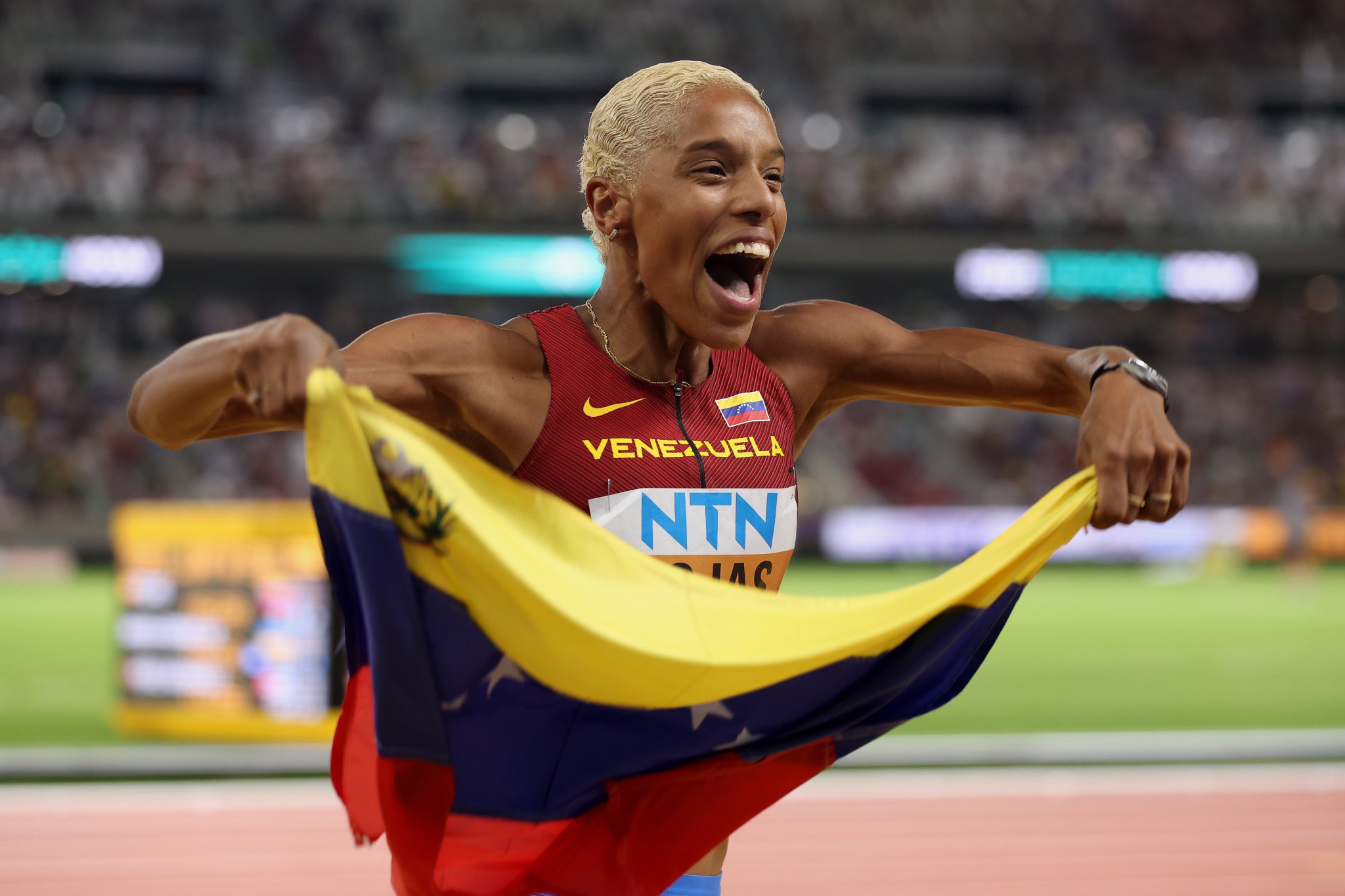 La atleta venezolana no podrá defender su marca obtenida en el Mundial Bajo Techo 2022. 