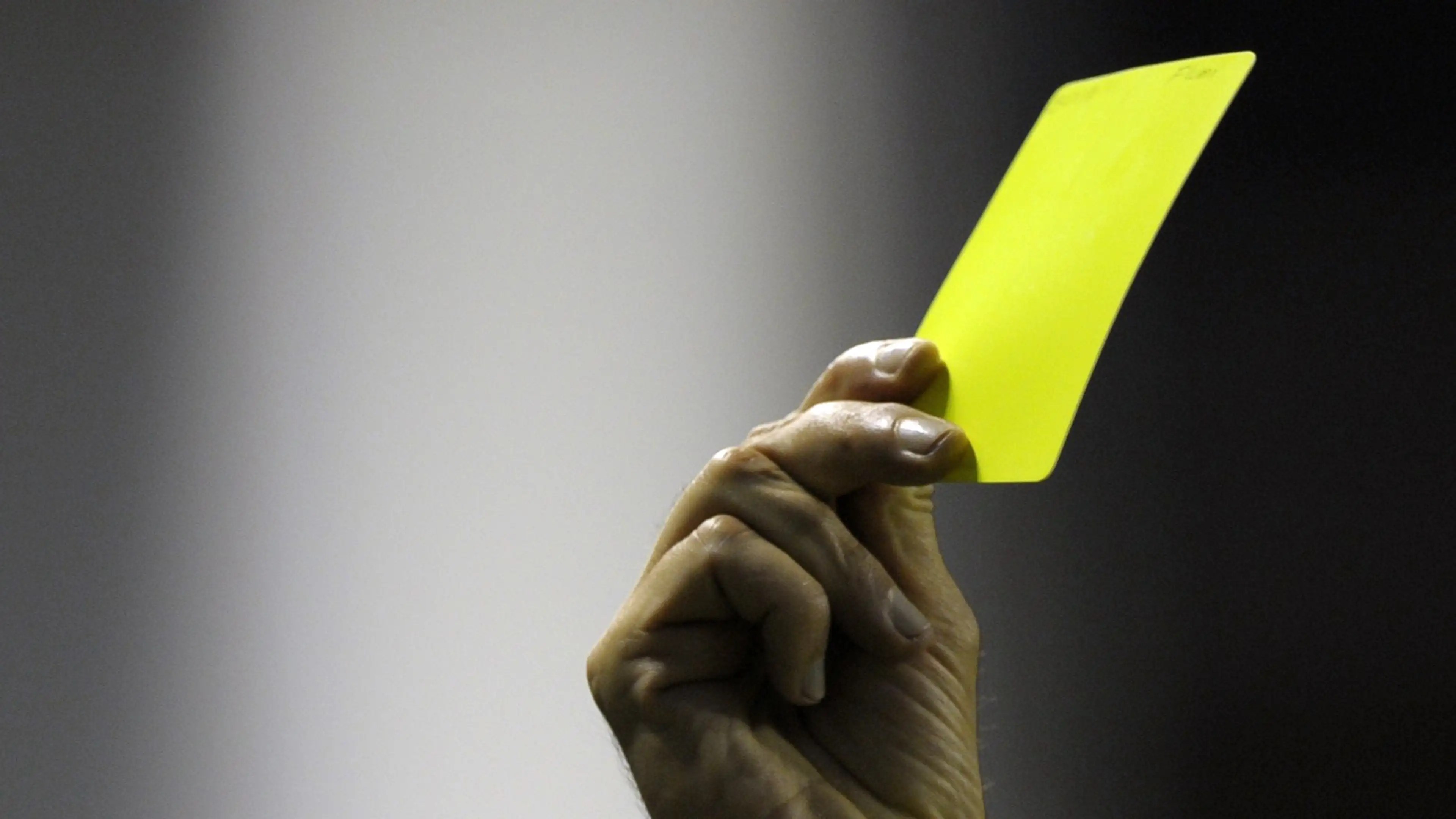 A partir de los cuartos de final de la Copa de la Liga se limpiarán las tarjetas amarillas.