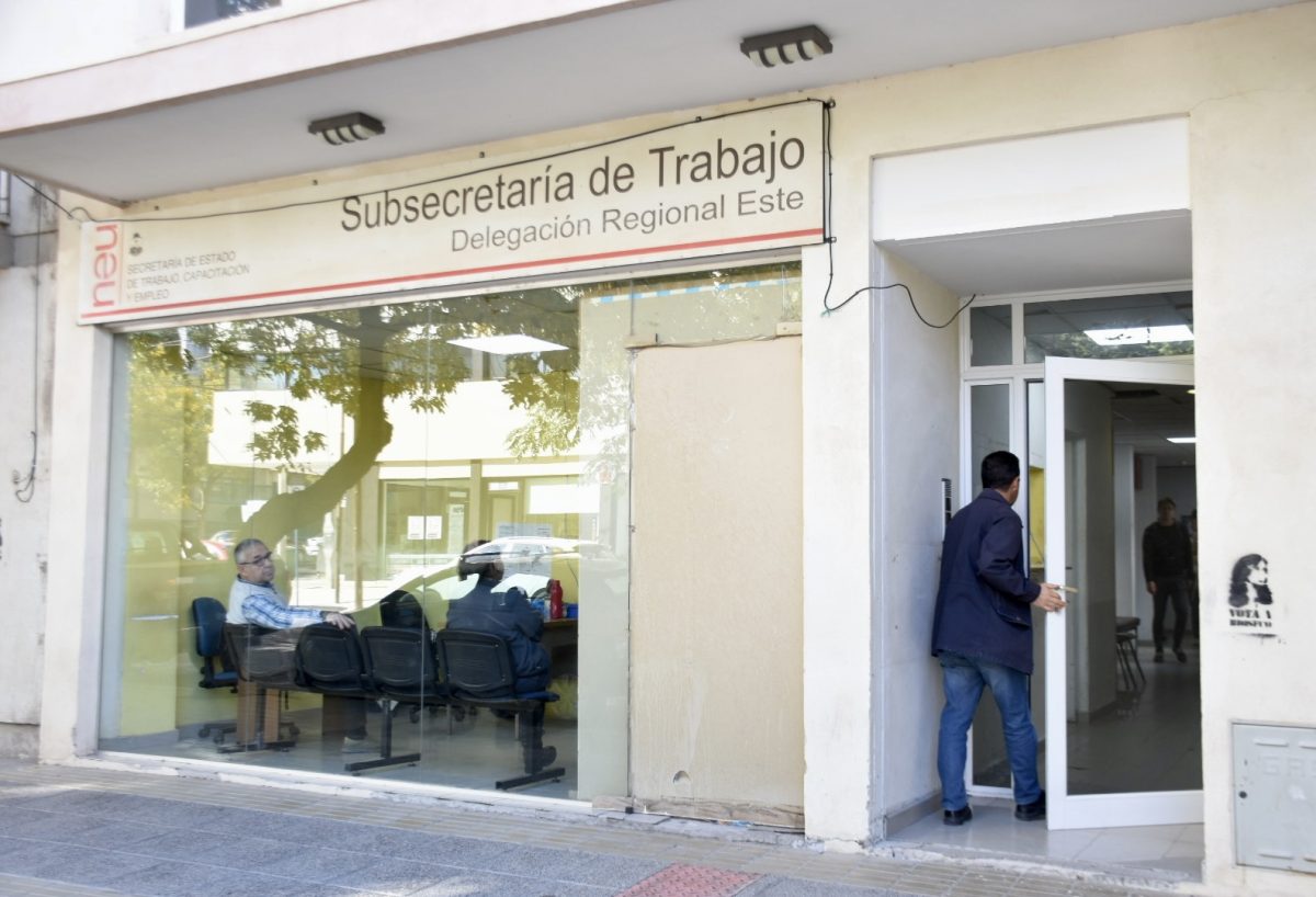 El gobierno quiere que las oficinas públicas abran hasta las 20. Foto: Matías Subat.