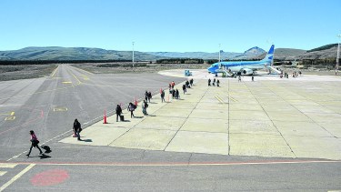 Aerolíneas Argentinas es la única que cubre Aviador Campos y Juan Domingo Perón, los aeropuertos de Neuquén. (Archivo)