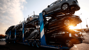 Caputo anunció una baja de impuestos para la industria automotriz