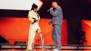 Nos fuimos mundiales: María Becerra llegó a Coachella en helicóptero para tocar con J Balvin