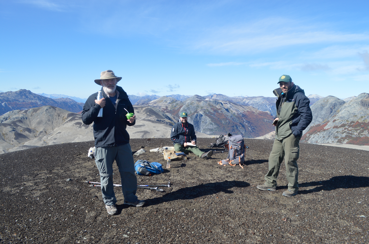 Cuatro especialistas conformaron la expedición al cerro Pantojo. Foto: gentileza