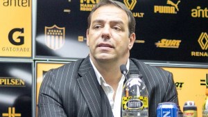 El presidente de Peñarol habló de los incidentes en Rosario: «Fue todo una locura»