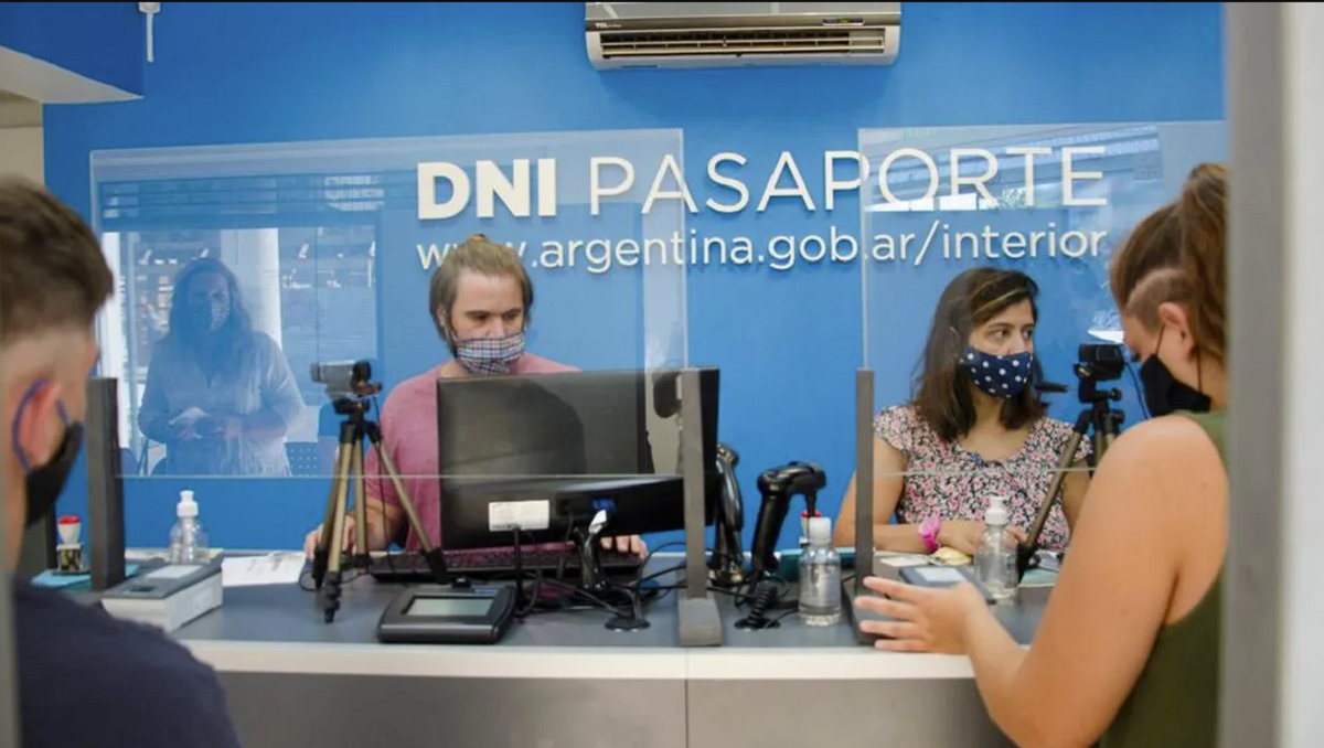 Advierten que los datos de más de 60 millones de argentinos comenzaron a filtrarse tras un hackeo al Renaper. 