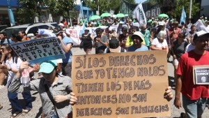 Crisis en universidades de Río Negro y Neuquén: el impacto en números y en los sueños de futuros profesionales