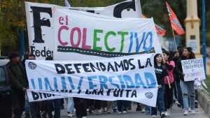 El recorrido de la marcha universitaria en Neuquén capital, este martes 23