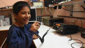 La familia de Nassim, el radioaficionado más joven de Argentina, celebró las repercusiones y alentó a sumarse