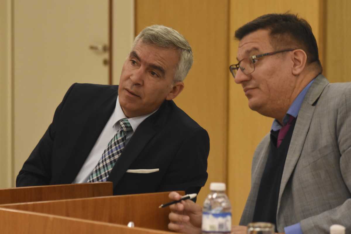 Los legisladores oficialistas -Facundo López y Lucas Pica- propusieron le moción para votar a Bustamante. (Juan Thomes) 