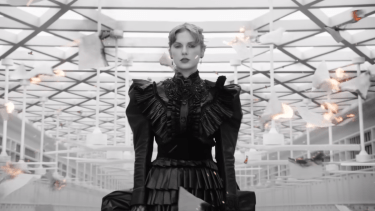 Taylor Swift regresa con uno de los discos más largos de su discografía para cantar "poesía torturada".