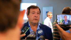 Weretilneck puso fecha al debate por un nuevo «vínculo laboral» en el Estado, pero hay dudas