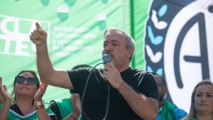 Visita de Milei a Bariloche al Foro Llao Llao: «Hay que cortarle todas las rutas» en Río Negro, advirtió ATE