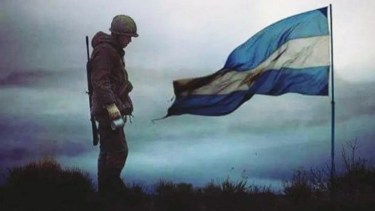 Singular homenaje a los caídos en Malvinas en Bariloche: instalan 2 balsas con las formas de las islas