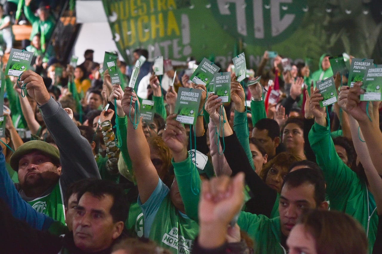 El plenario de secretarios generales de ATE Río Negro finalmente aceptó la última oferta de sumas fijas del Gobierno. Foto: Gentileza